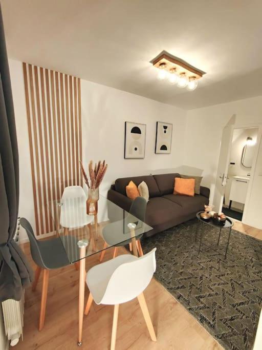 Joli Appartement Au Pied Du Tramway เบอซองส์ ภายนอก รูปภาพ