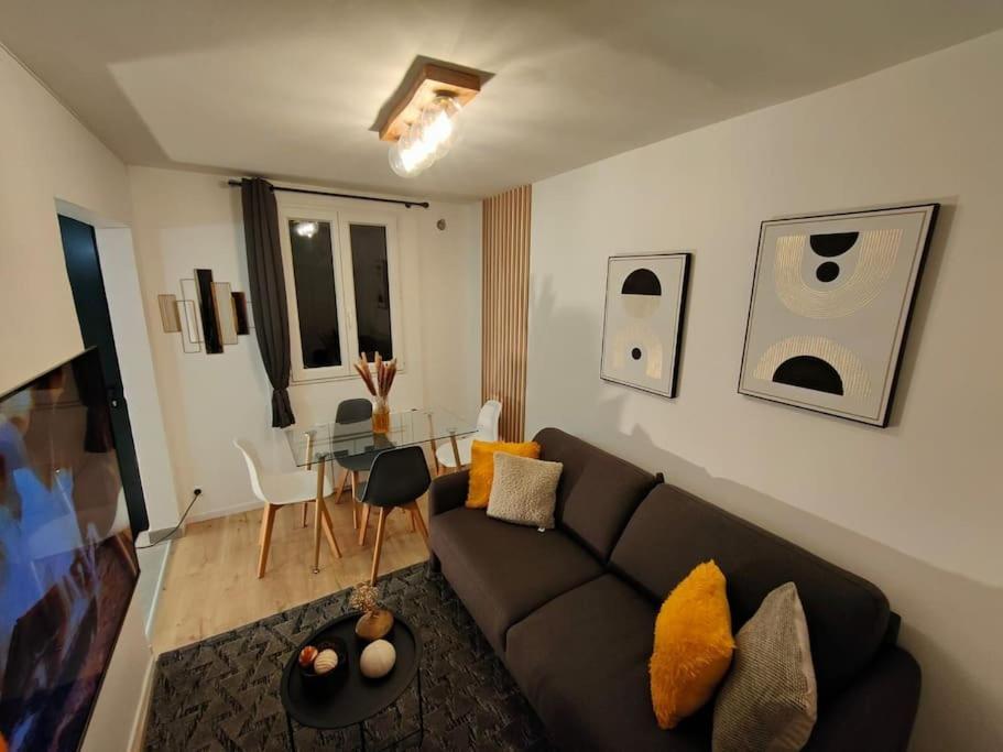 Joli Appartement Au Pied Du Tramway เบอซองส์ ภายนอก รูปภาพ