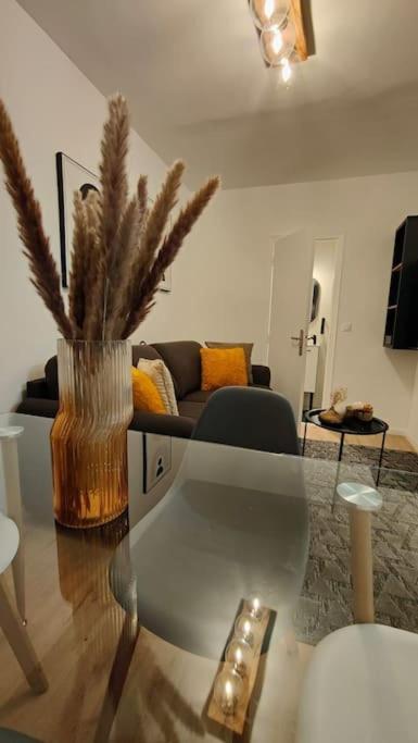 Joli Appartement Au Pied Du Tramway เบอซองส์ ภายนอก รูปภาพ