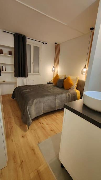 Joli Appartement Au Pied Du Tramway เบอซองส์ ภายนอก รูปภาพ