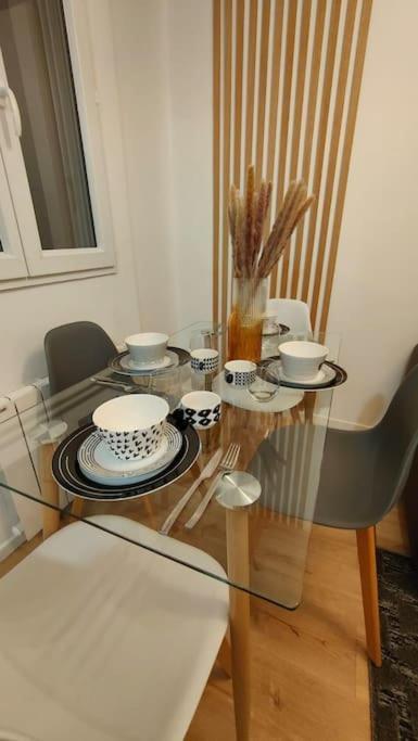 Joli Appartement Au Pied Du Tramway เบอซองส์ ภายนอก รูปภาพ