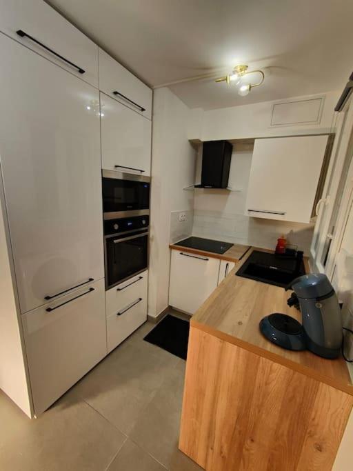 Joli Appartement Au Pied Du Tramway เบอซองส์ ภายนอก รูปภาพ