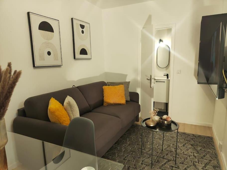 Joli Appartement Au Pied Du Tramway เบอซองส์ ภายนอก รูปภาพ